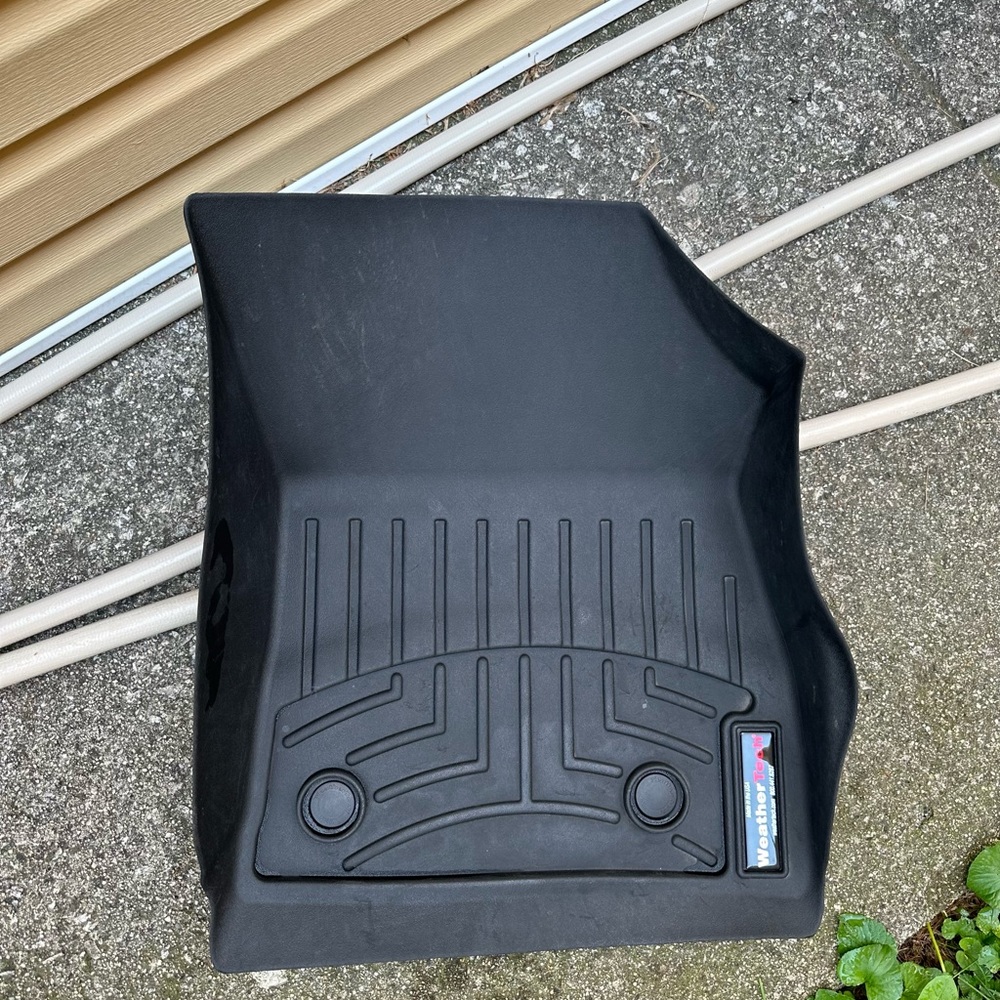 WeatherTech FloorLiners - Picture 2 of 4
